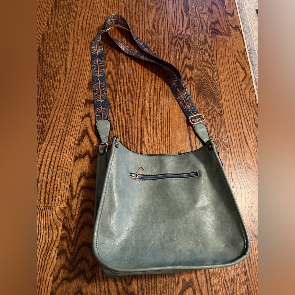 Vintage Olive green leather shoulder bag with adjustable strap brand new !
